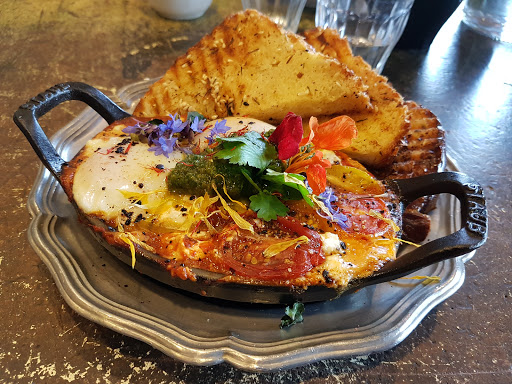 Eggshell Bistro - Visual