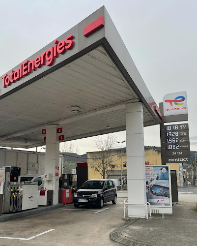 Opinii despre TotalEnergies - SAS RELAIS DU STADE în Millau - Station-service