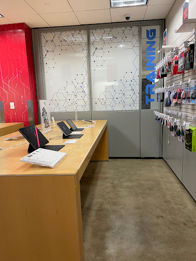 Ace Tech Store - Visual
