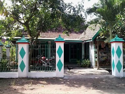 Photos of warung pak man