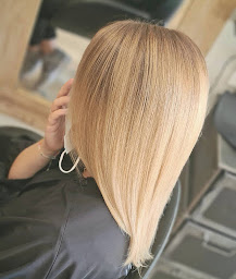 Photo n°16 de Au delà du miroir à Saint-Jean-de-Maurienne (Salon de coiffure)