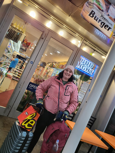 Bounce Luggage Storage - Near Midtown West - Thumbnail