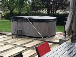 Photo n°9 de Societe Kopec Piscine Desjoyaux Manche Jacuzzi à Pontaubault (Magasin de matériel pour piscines)