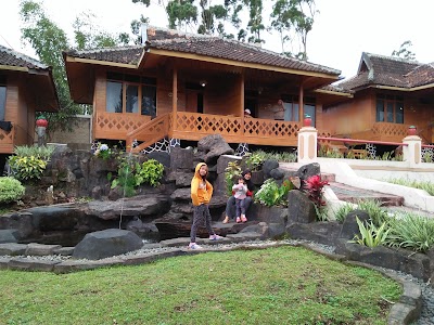 Photos of Kampung Strawberry Bungalow Dan Restoran