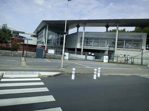 School De La Mare Carrée