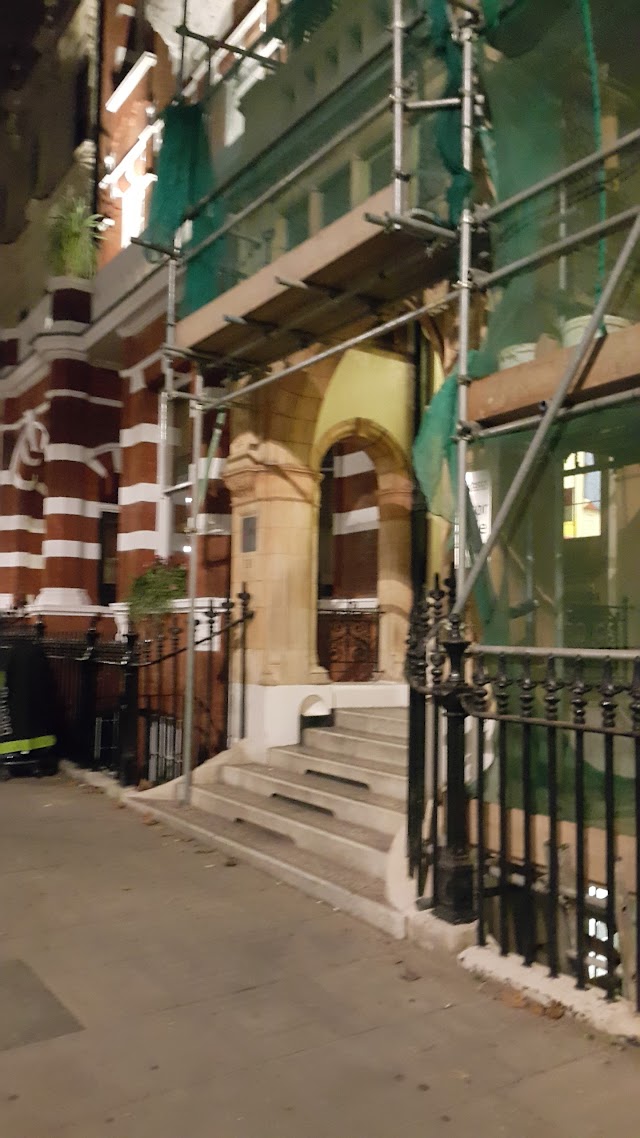 Astor Hyde Park Hostel