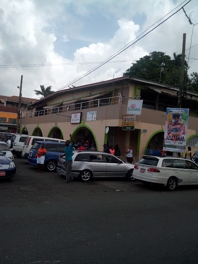 Photos of Lees Maxi Mart