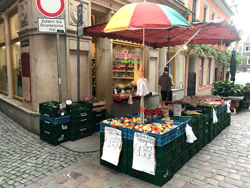 Fresh fruit shop Vu