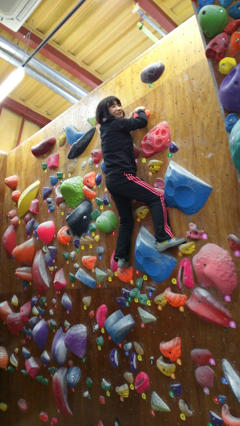 クライミングジム ユニティ 山口県下関市長府松小田本町 ロック クライミング ジム グルコミ