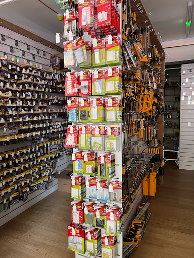 Bromley Hardware - Visual