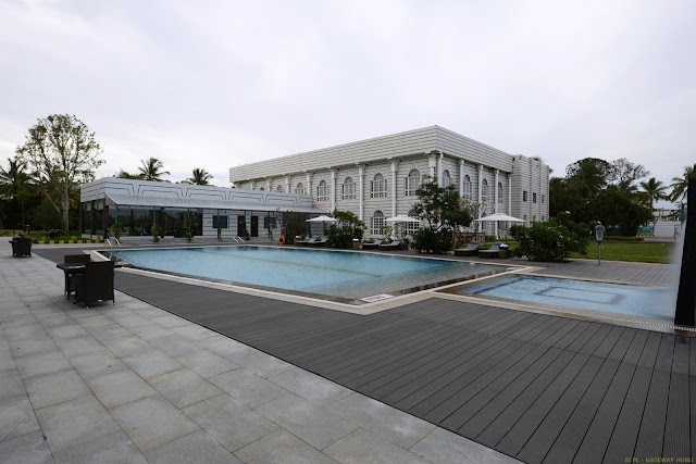 Hotel Naveen Lakeside