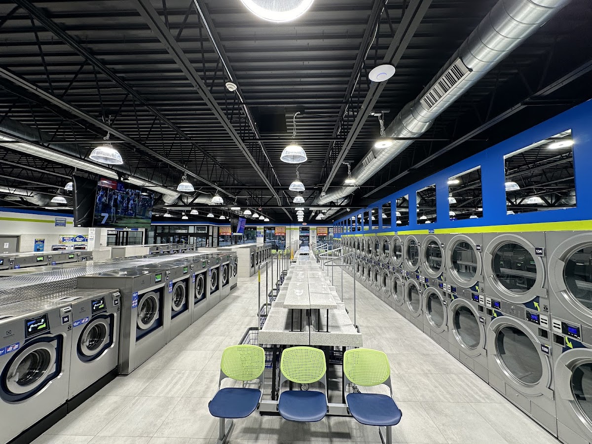 Self-service laundry at Laundry Time Snyder, Philadelphia, PA