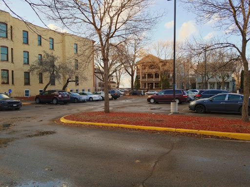 250 Dayton Ave Parking - Thumbnail
