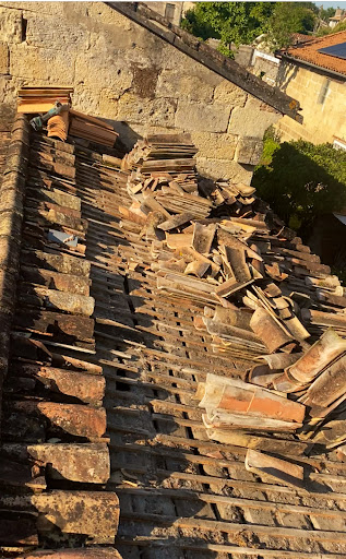 Photo de RN Couverture 33 : Votre artisan couvreur en Gironde et alentours (Toiture, Zinguerie, Urgences) à Rauzan (33420)