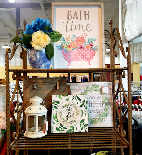 Sisters' Consignment Shoppe - Visual