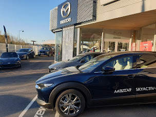 Photo n°1 de Garage St Pierre SUZUKI/MAZDA à Étampes (Concessionnaire Mazda)