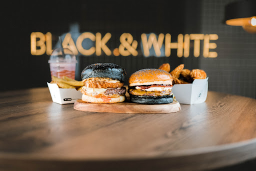 Photo 4 - Black & White Burger Roncq