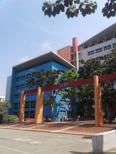 Photos of SLIIT Campus Bus Station