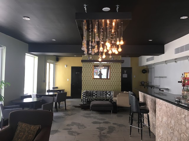 Avista Lounge