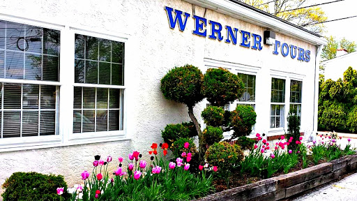 Werner Coach - Thumbnail