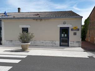 Photo n°1 de La Poste Agence Communale à Saint-Martin-de-Coux (Poste)