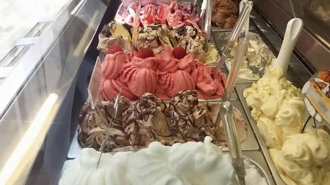 Dolce Fantasia Gelateria Italiana, Author: Daniele Minniti