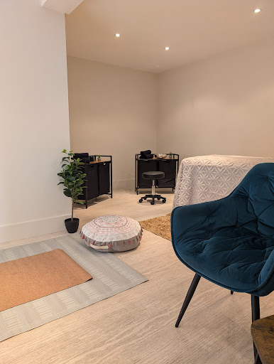 Posture and Poise (Brailes)