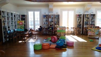 Photos of Biblioteca Publica Santiago Severin