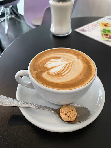 Café Creme de la Creme - Thumbnail