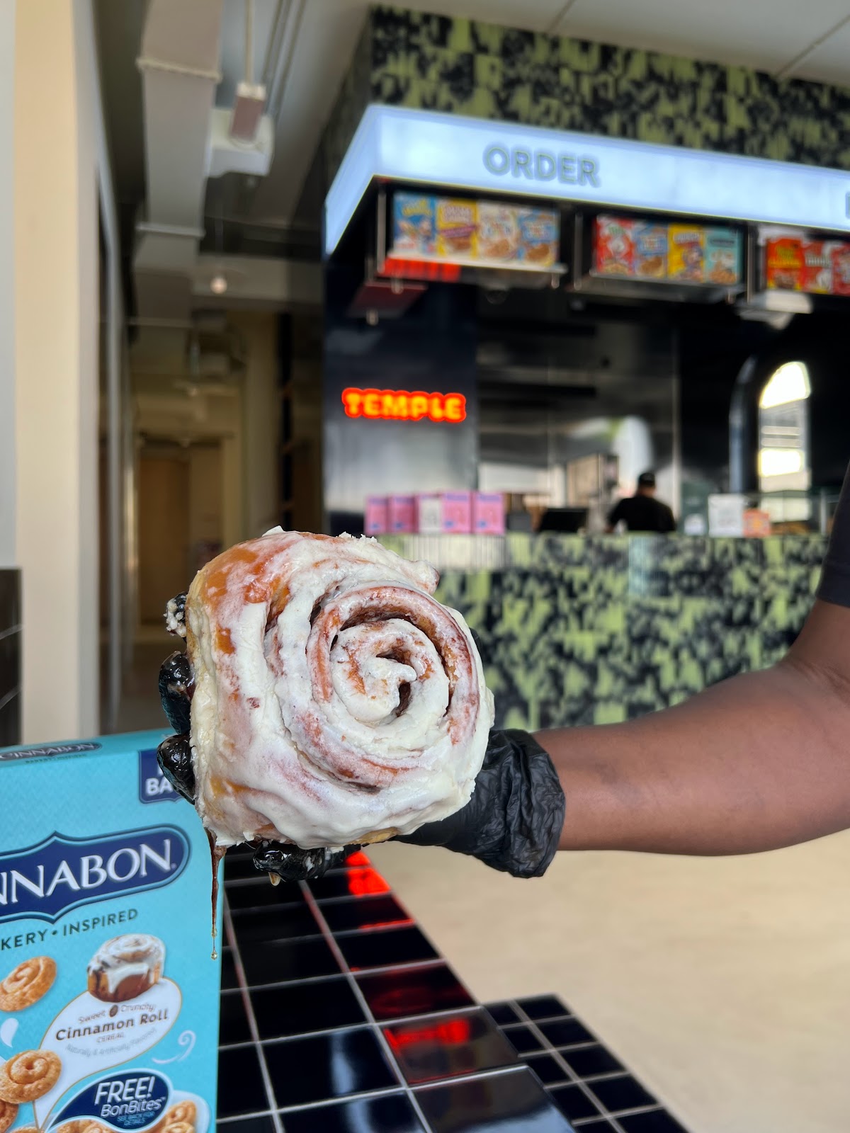 Minus Eighteen - صورة 4