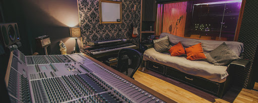 Highfield Studio - Visual