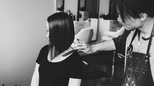 Le Corbeau Salon