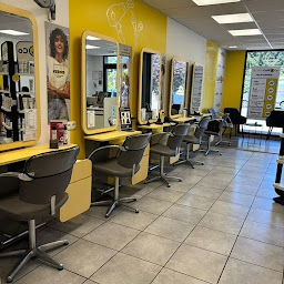 Photo n°1 de Coiff&Co - Coiffeur Le Vigen à Le Vigen (Magasin de cosmétiques)