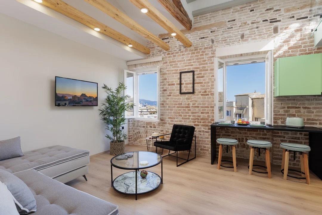 Vailato Loft Luxury Suites / Vailato swan white suite