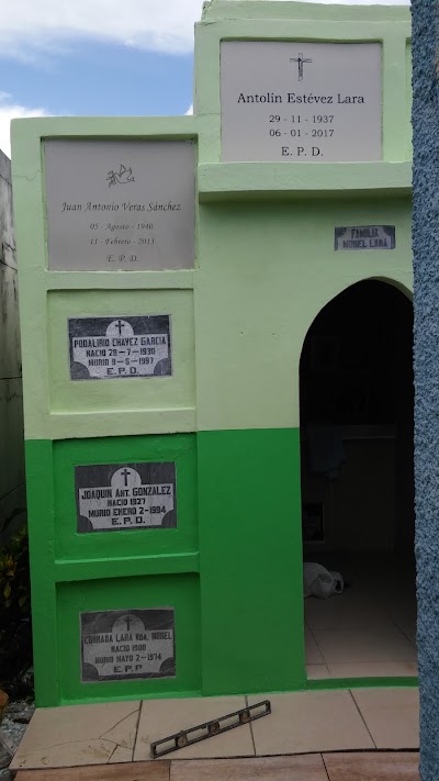 Photos of Estaci&oacute;n Los Ta&iacute;nos, L1