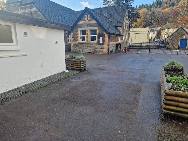 Clear Out Cardiff Environmental photo 2