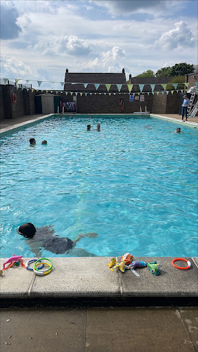Chipping Norton Lido - Thumbnail