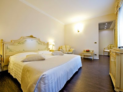 Photos of Hotel Mercure Parma Stendhal