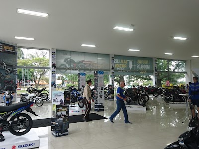 Photos of Suzuki