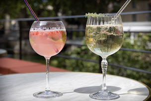 Photo n°31 de LE CHATEAU OLIVE ET RAISIN- fermeture saisonnière à Fontaine-de-Vaucluse (Cave à vins)