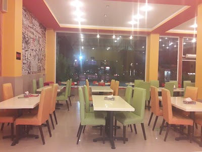 Photos of فست فود زنجیره ای بوف