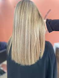 Photo n°15 de L’instant coiffure salon privée à Calais (Salon de coiffure)