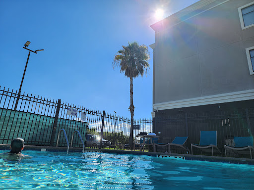 La Quinta Inn & Suites by Wyndham Pasadena North - Thumbnail