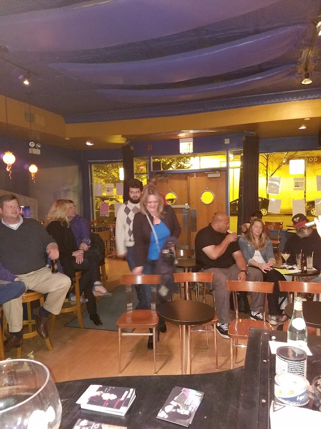 Davenport's Piano Bar Cabaret