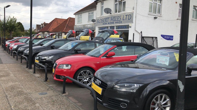 Robert Miles [Car Sales] photo 3