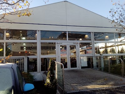 Photos of Mercedes-Benz dealership in Mainz