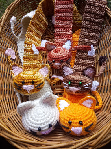 Krawiectwo, poprawki krawieckie, rękodzielo, sprzedaż pasmanterii Pikuś. We speak English