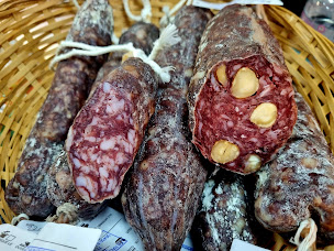 Photo n°41 de Les Halles du Mercantour - Chez Yvette à Saint-Martin-Vésubie (Boucherie-charcuterie)