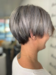 Photo n°9 de Béa Coiffure Visagiste à Pugnac (Salon de coiffure)