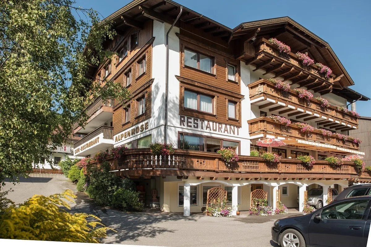 Hotel und A la Carte Restaurant Alpenrose Zöblen